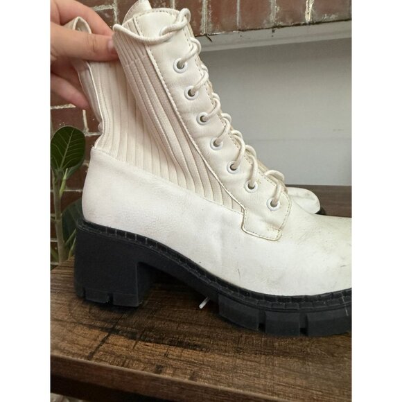 Unilady women’s size 6.5 white heeled boots - Picture 7 of 11